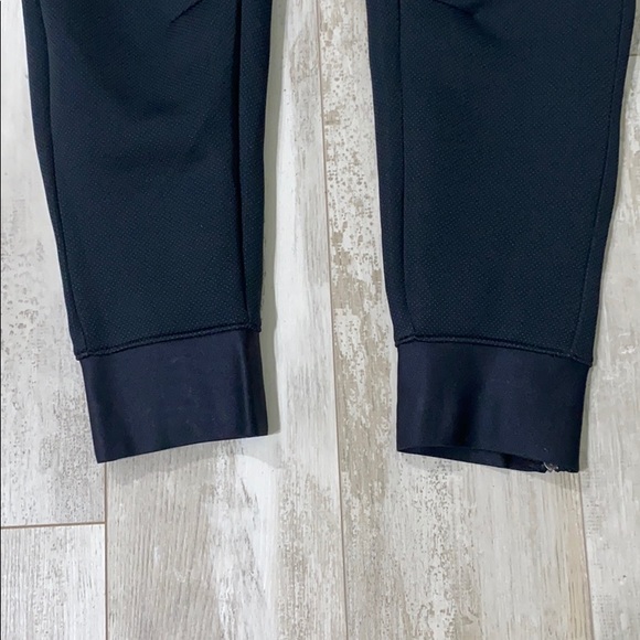 Under Armour Joggers - Picture 3 of 11